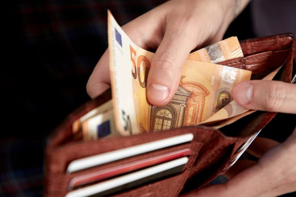 Mobilno bankarstvo i sigurnost korisničkih podataka Mobilno bankarstvo i sigurnost korisničkih podataka