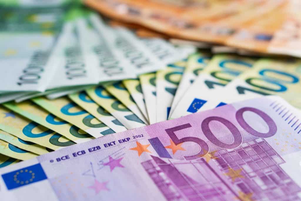 Kako uštedjeti novac prilikom uzimanja auto kredita Kako uštedjeti novac prilikom uzimanja auto kredita