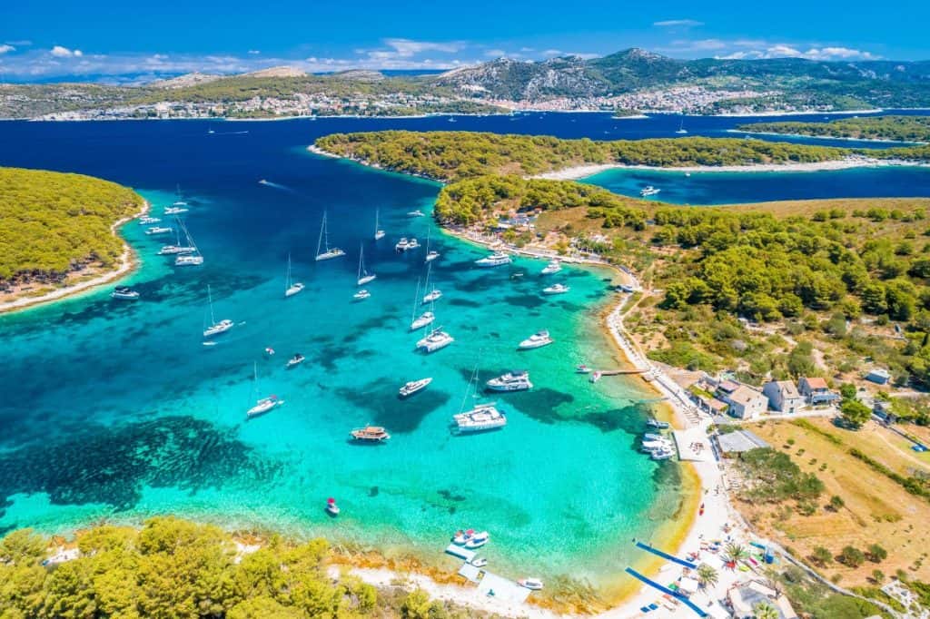 More boje safira: Hvar kao morska bajka More boje safira: Hvar kao morska bajka