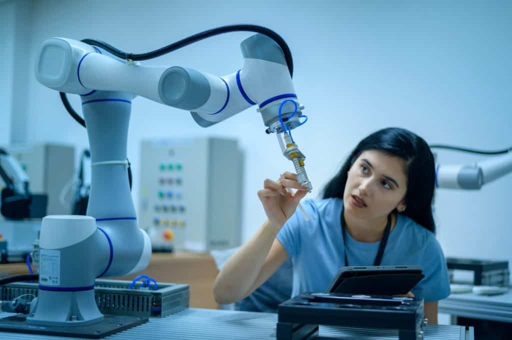 Mogu li roboti zamijeniti ljude? Što kaže znanstvena prognoza