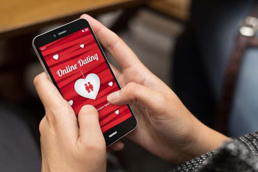 Zašto sve više samaca traži avanturu putem interneta